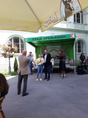 IMG-0f9ab520cbedeb8511f0c4361764cfc1-V.jpg